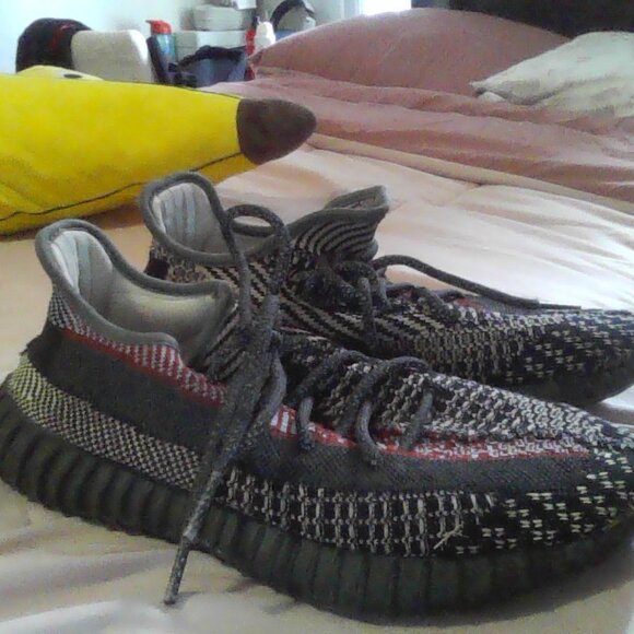 Adidas Yeezy Boost 350 V2 - Picture 1 of 4